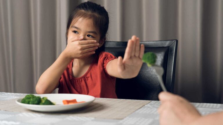 Autism and Picky Eating: 9-Step Guide to Introducing New Foods Sensory-Friendly